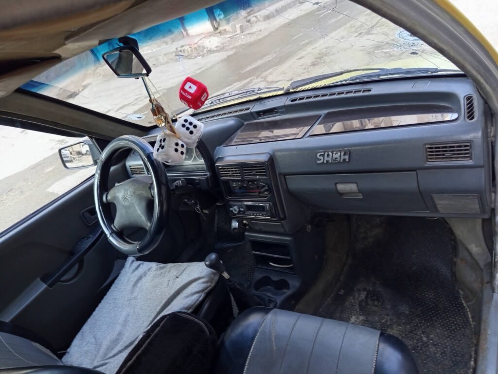 داخل سيارة سابا تاكسي