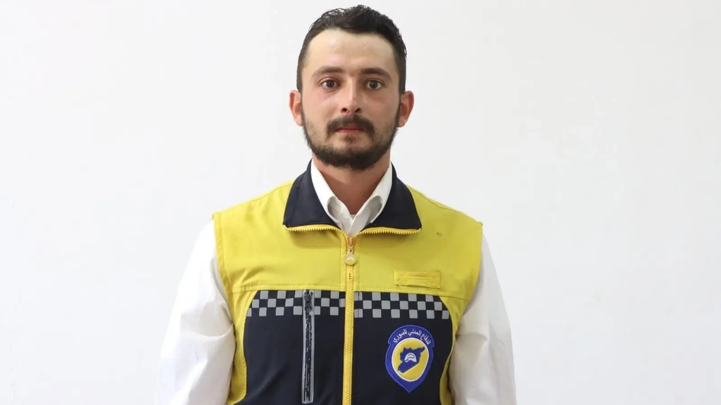 المتطوع السابق في الدفاع المدني محمد غميرة الذي قتل إثر التعذيب في مخفر الحفة باللاذقية